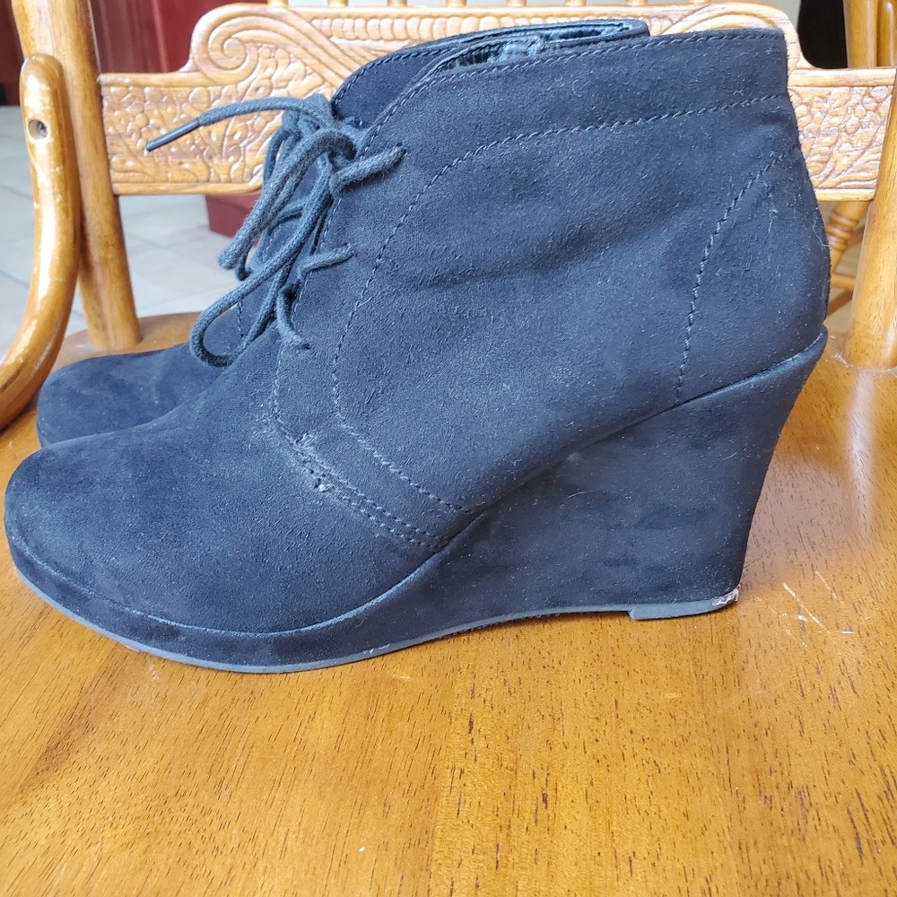 Mossimo Black Ankle Boots - Picture 2 of 6